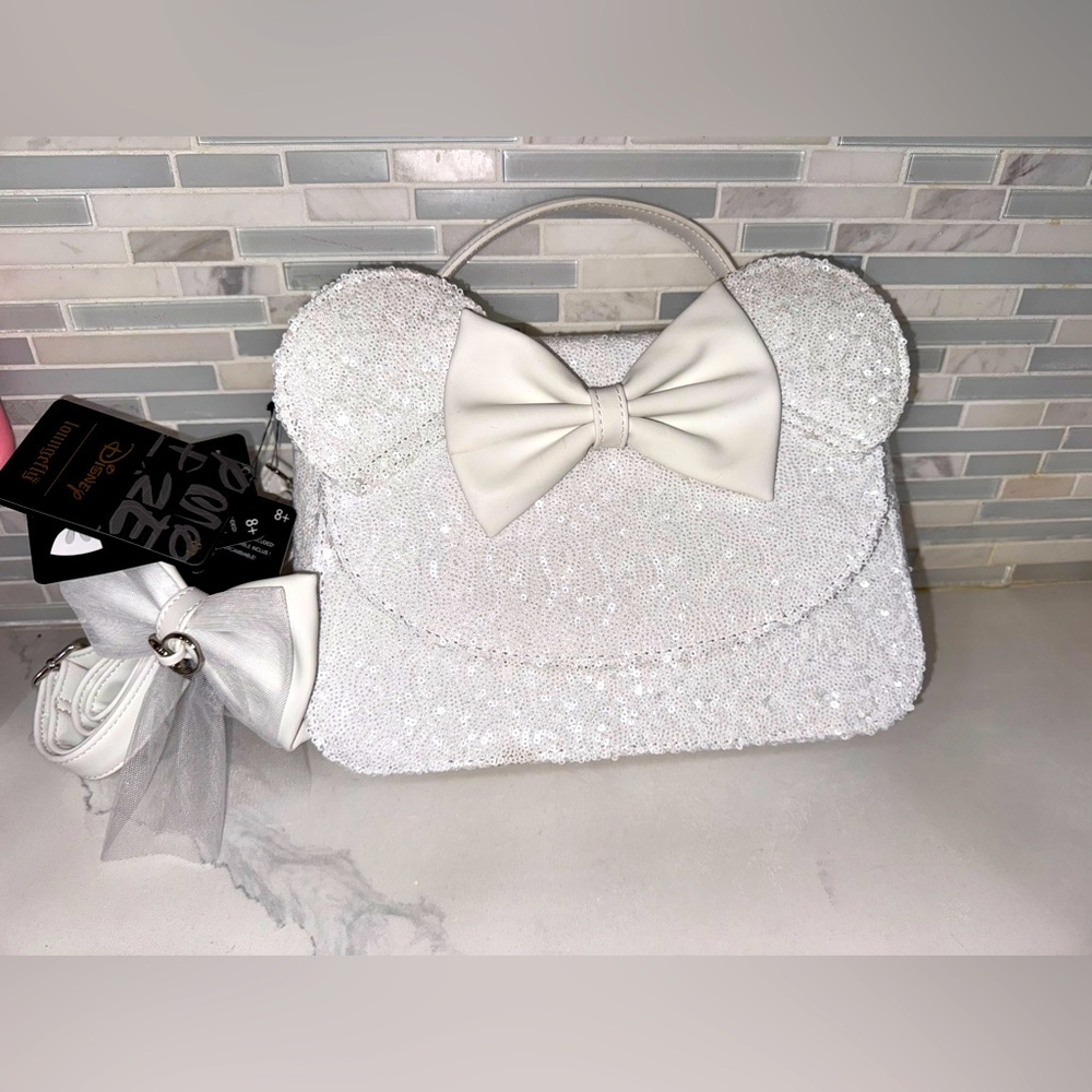 NWT Loungefly sequence white bridal Minnie Mouse crossbody